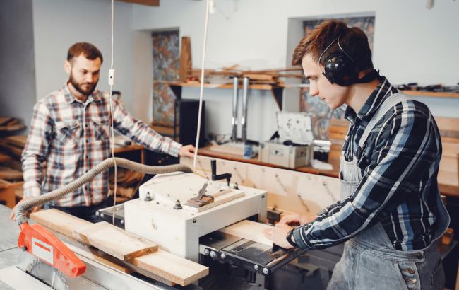 Заклади професійної освіти можуть отримати 2,1 млн грн на обладнання - умови конкурсу, подати заявку Заклади професійної освіти можуть отримати 2,1 млн грн на обладнання - умови конкурсу, подати заявку 1