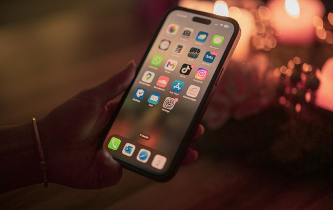 Apple приховає фронтальну камеру iPhone під екран 1