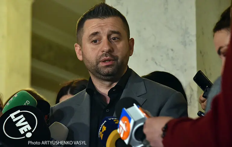 Арахамія прокоментував заяви однопартійців щодо створення нової коаліції в Раді 1