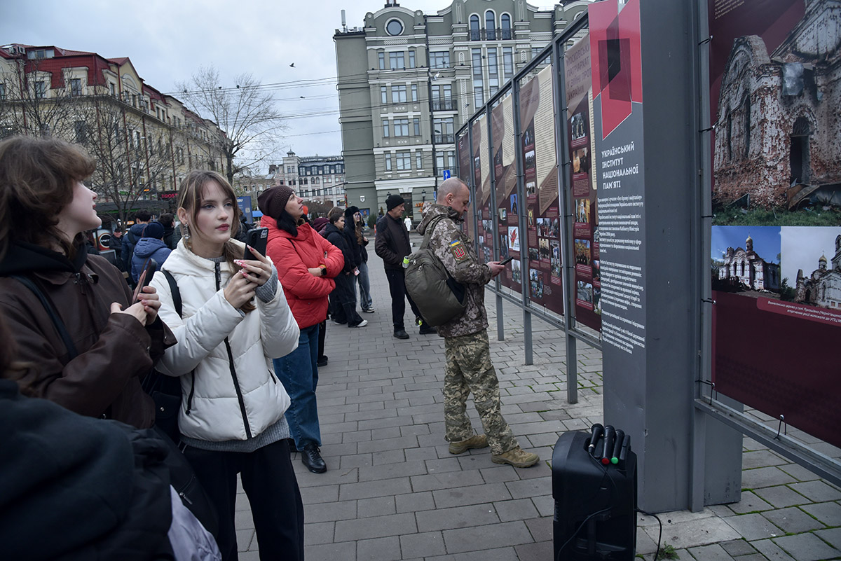 "Церковний рашизм" - у Києві відкрили виставку про роль РПЦ у війні проти України - фото 53