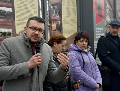 "Церковний рашизм" - у Києві відкрили виставку про роль РПЦ у війні проти України - фото 39