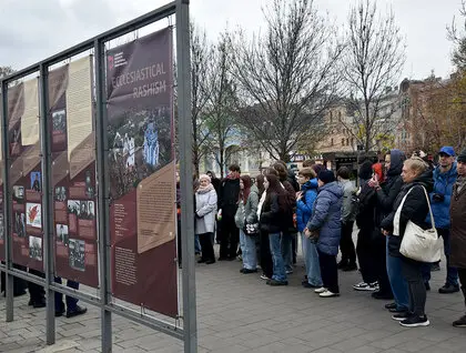 "Церковний рашизм" - у Києві відкрили виставку про роль РПЦ у війні проти України - фото 37