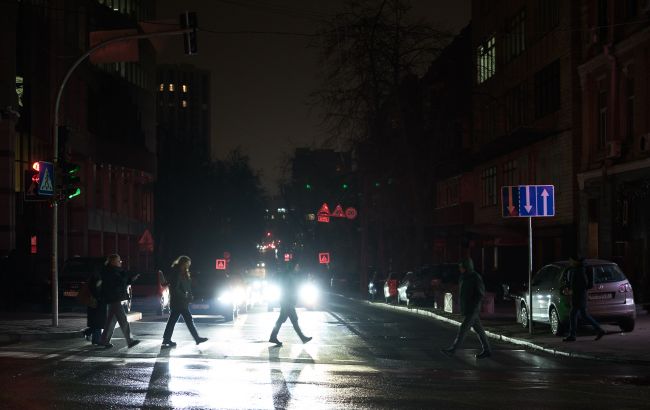 Через відключення світла можливі ДТП - як уникнути аварії пішоходам та водіям 1