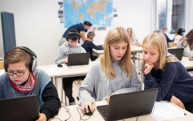 До Всесвітнього дня дитини уряд виділив гроші на оздоровлення соціально незахищених дітей та допомогу сиротам 1