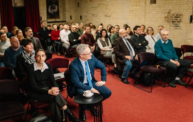 Екстрена медична допомога у кризових ситуаціях в Україні й Ізраїлі стала темою саміту - посольство 1