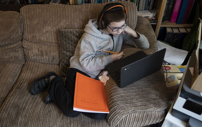 Електронні додатки до підручників в Україні будуть з оновленими вимогами МОН - що це 1