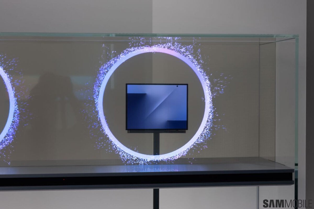 Galaxy TriFold - детальні характеристики телефону, ціна 5