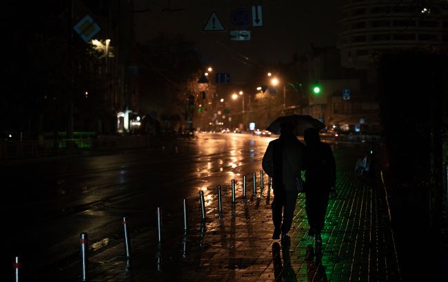 Графіки відключень світла у Києві 12 листопада - як діятимуть 1