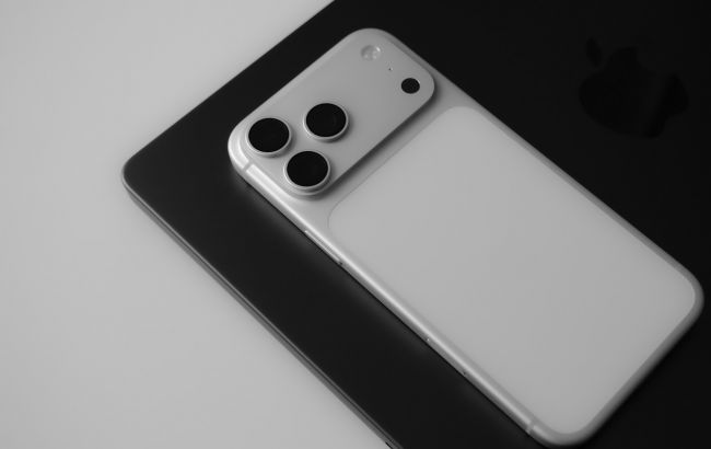 iPhone 18 Pro Max стане найважчим телефоном в історії Apple iPhone 18 Pro Max стане найважчим телефоном в історії Apple 1