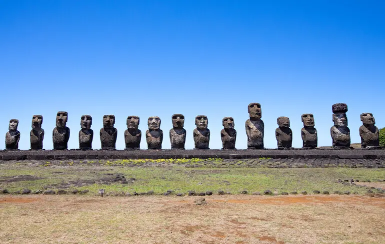 Як створили статуї на острові Пасхи - археологи знайшли 30 різних зон виробництва моаї - новини науки 1