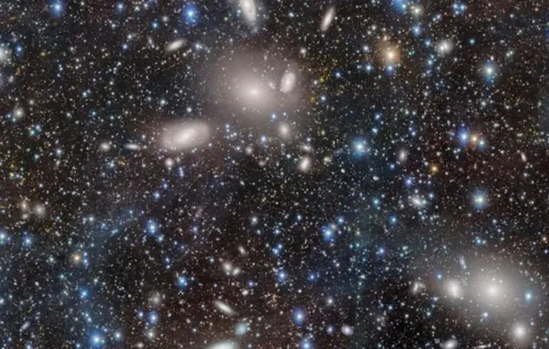 Якими були перші галактики Всесвіту - вчені розповіли про хаотичне минуле космосу Якими були перші галактики Всесвіту - вчені розповіли про хаотичне минуле космосу 1