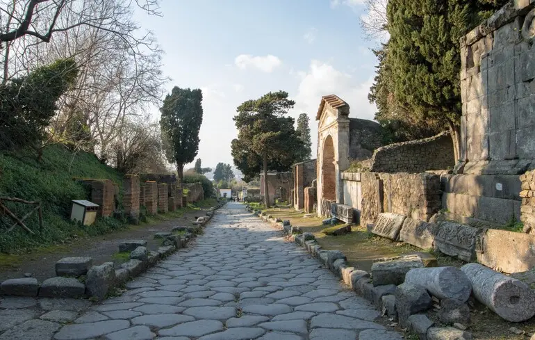 Карта стародавніх римських доріг - вчені нанесли на карту 300 тисяч кілометрів римських доріг - фото 1