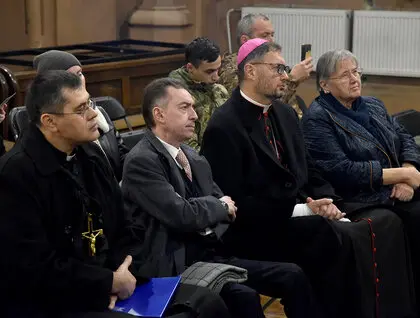 Картина «Молитва» з українським воїном буде передана до Ватикану - фото 30