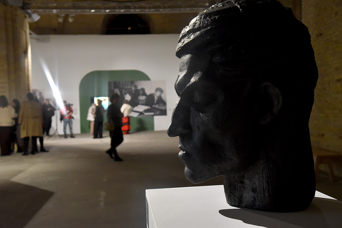 Мистецький арсенал презентував виставку про Василя Стуса - фото 60