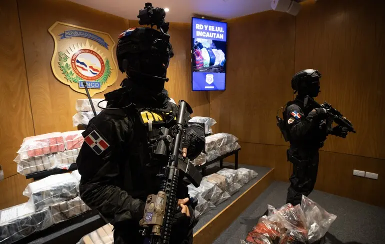 Міжнародний наркотрафік - наркоторговці доставляють у Європу тонни кокаїну субмаринами 1