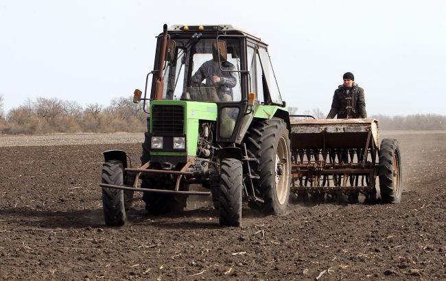Посівна в Україні 2025 зернових культур і ріпаку закінчується - що сіють під зиму на полях Посівна в Україні 2025 зернових культур і ріпаку закінчується - що сіють під зиму на полях 4