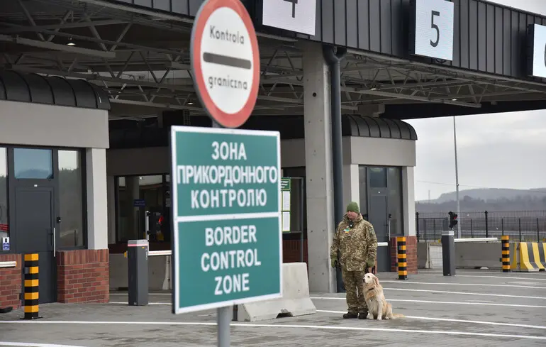 Прикордонники підтвердили виїзд Міндіча з України – кажуть, що все було законно – Новини України 1