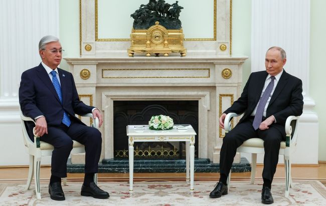 Путін і Токаєв підписали декларацію про союзництво Путін і Токаєв підписали декларацію про союзництво 1