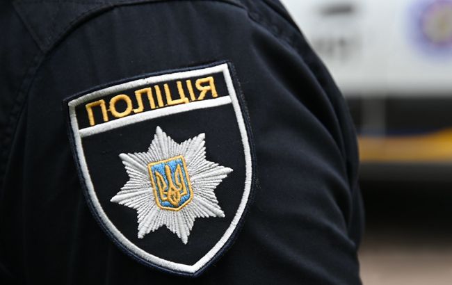 Російські пісні з ненормативною лексикою співав хлопець у формі поліції в Києві - який штраф Російські пісні з ненормативною лексикою співав хлопець у формі поліції в Києві - який штраф 1