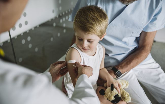 Щеплення від кору дітям зроблять мобільні бригади медиків у віддалених громадах України в грудні 1