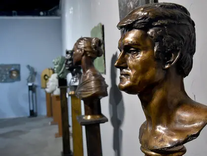 Скульптор Анатолій Кущ відкриває масштабну експозицію у Києві - фоторепортаж 1