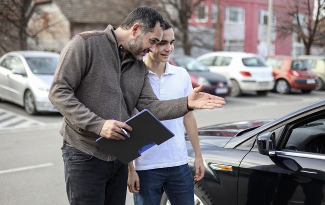 Свідоцтво про закінчення автошколи кандидатам у водії в Україні не дають - як скласти іспит, МВД Свідоцтво про закінчення автошколи кандидатам у водії в Україні не дають - як скласти іспит, МВД 1