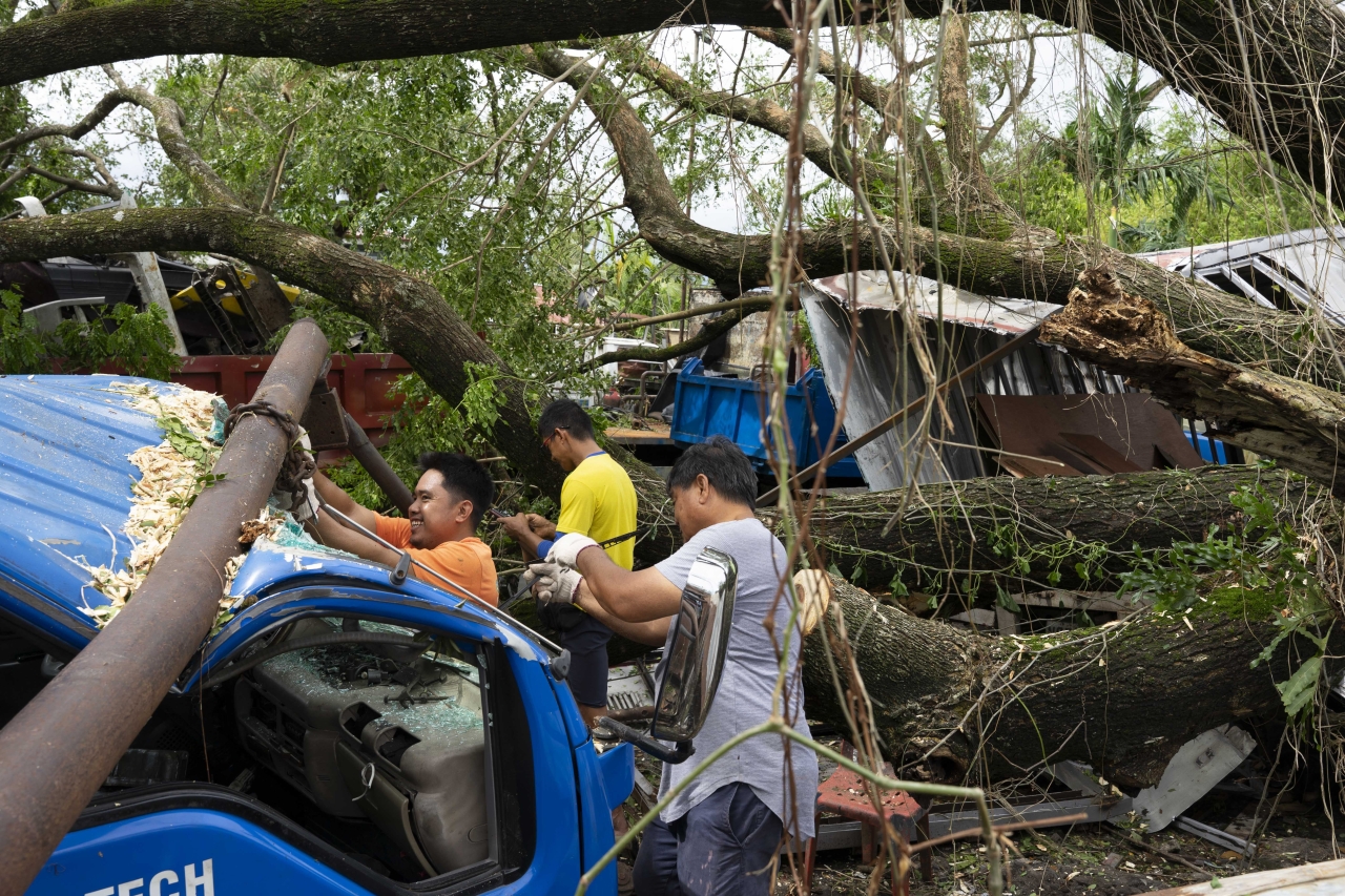 Тайфун «Фунг-Вонг» - на Філіппінах евакуйовано понад мільйон людей - фото 26