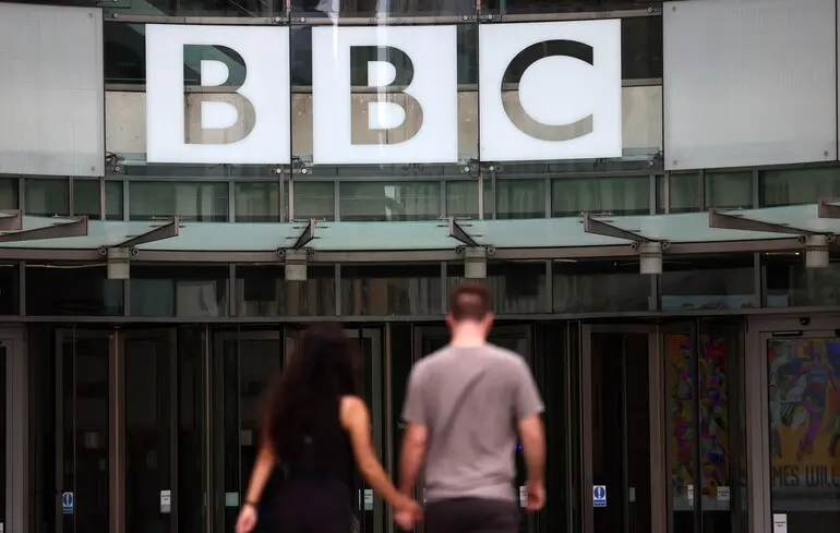 Трамп проти ЗМІ - Білий дім атакує корпорацію BBC Трамп проти ЗМІ - Білий дім атакує корпорацію BBC 1