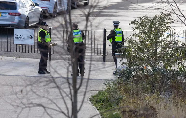 У Британії сталася різанина в потязі - Поліція розповіла нові деталі 1
