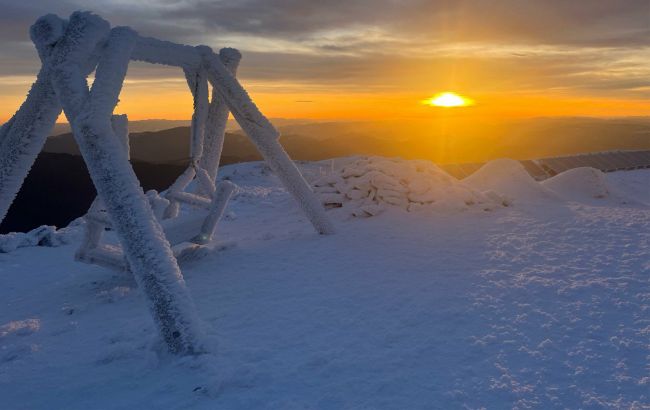 У Карпатах 26 листопада шторм і густий туман - туристів попередили про небезпечні умови в горах 1