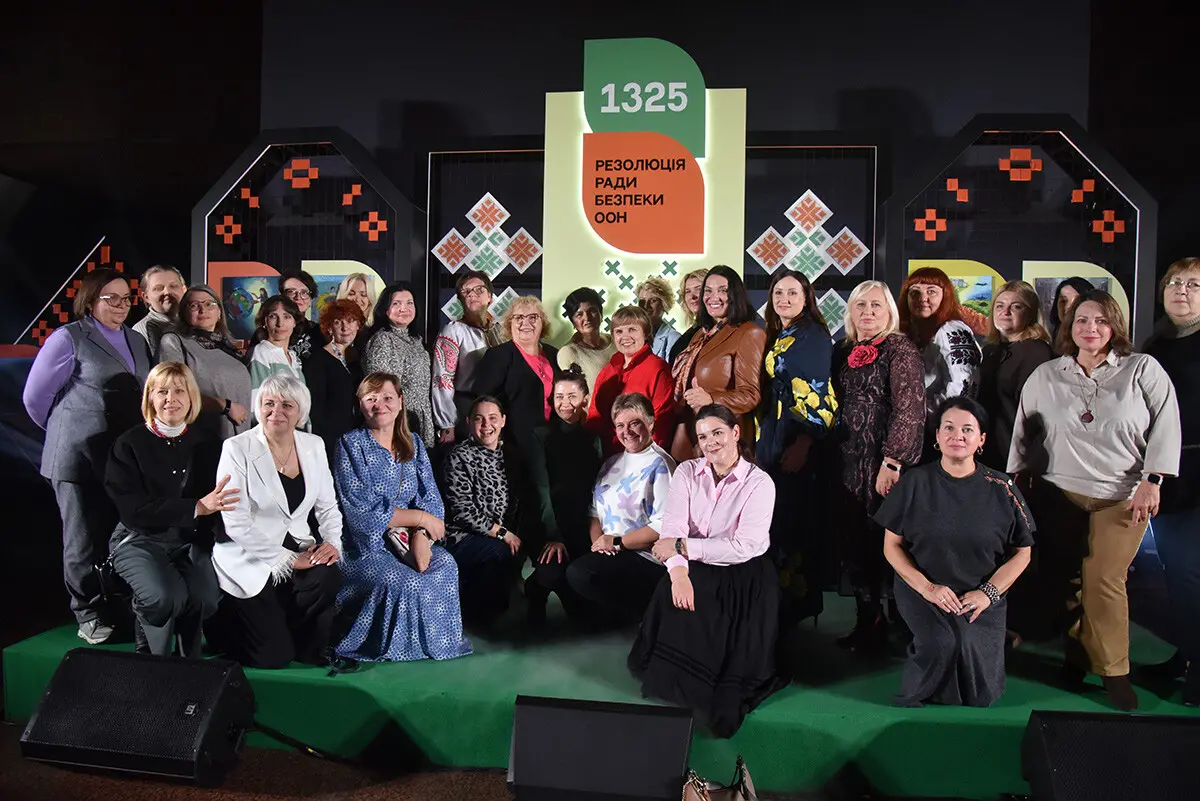 У Києві презентували картини присвячені річниці Резолюції ООН 1325 33