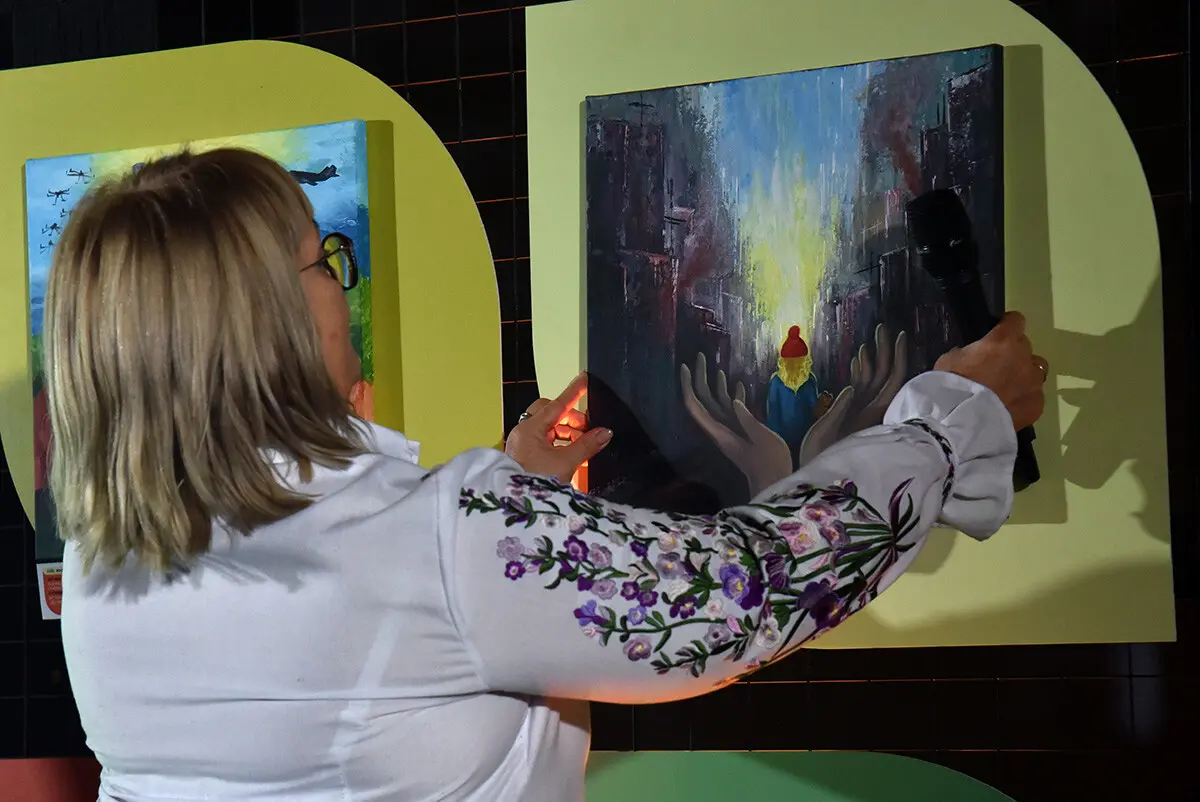 У Києві презентували картини присвячені річниці Резолюції ООН 1325 37