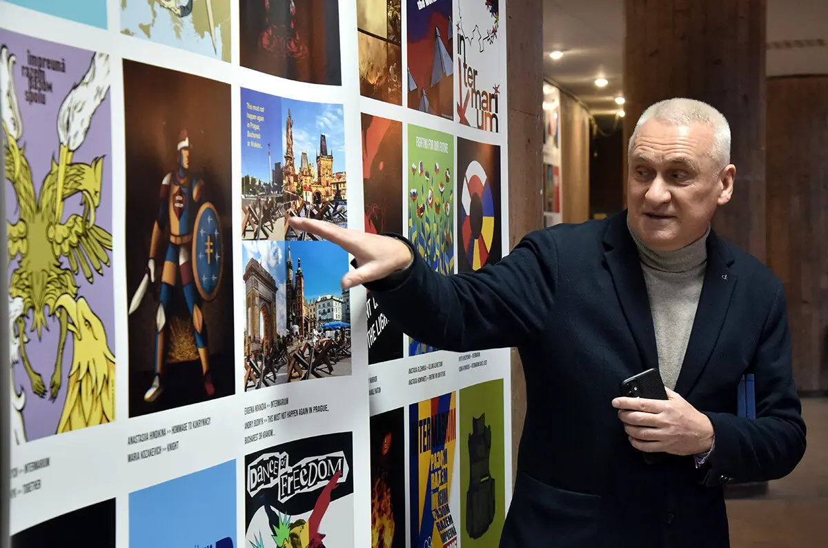 У Києві відкрилась виставка студентських плакатів, які стали інструментом культурної дипломатії 7