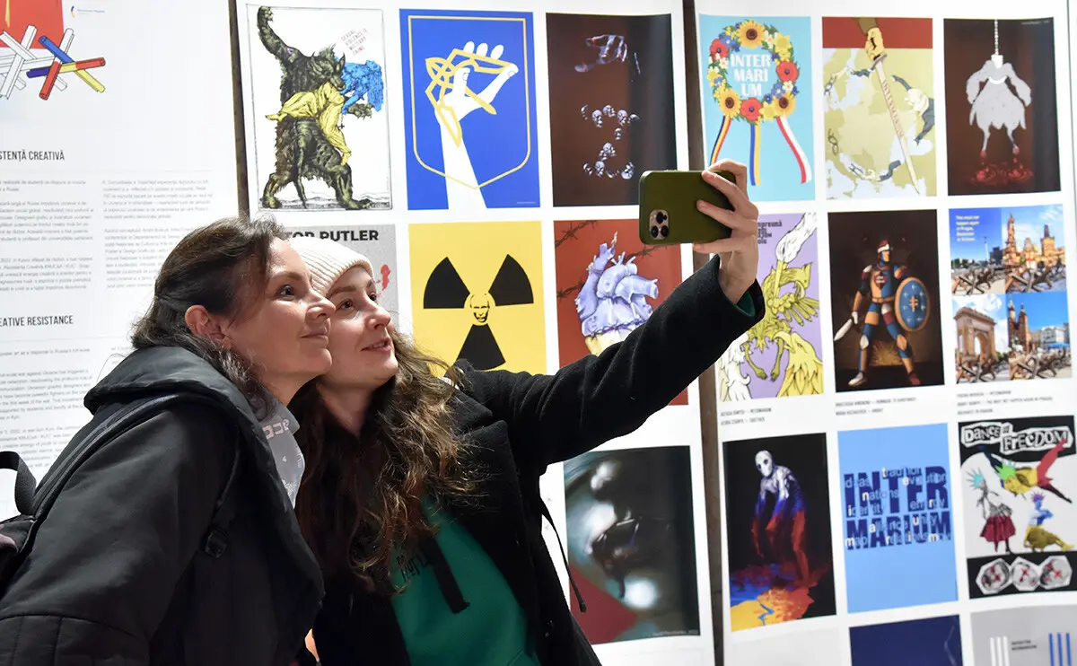 У Києві відкрилась виставка студентських плакатів, які стали інструментом культурної дипломатії 3
