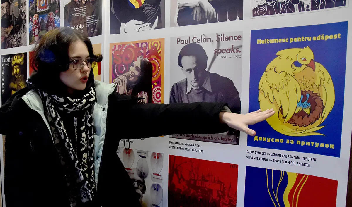 У Києві відкрилась виставка студентських плакатів, які стали інструментом культурної дипломатії 12