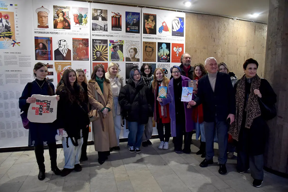 У Києві відкрилась виставка студентських плакатів, які стали інструментом культурної дипломатії 1