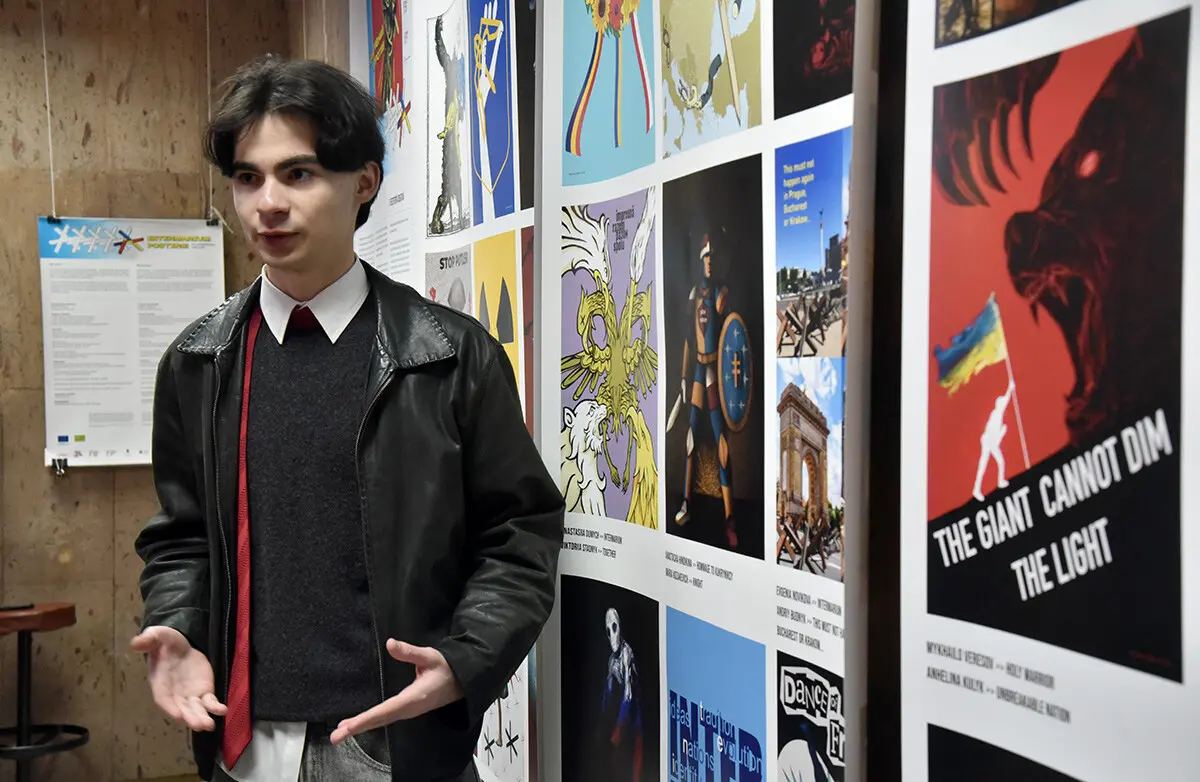 У Києві відкрилась виставка студентських плакатів, які стали інструментом культурної дипломатії 5