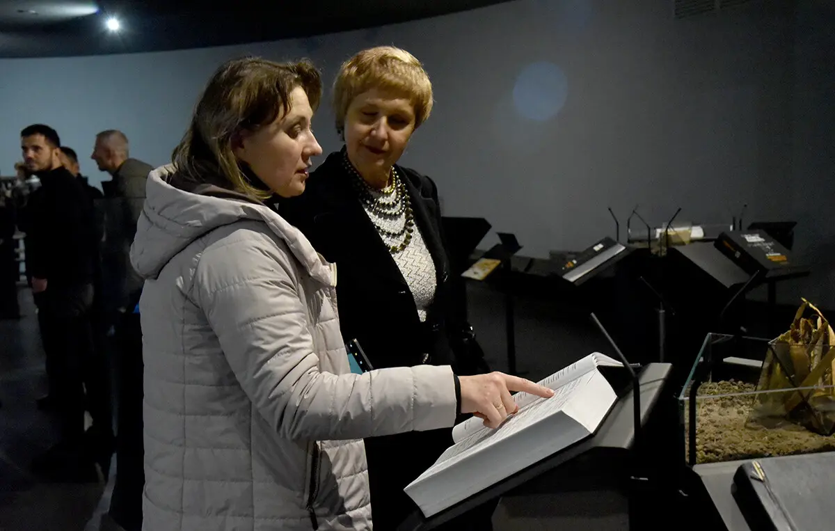 У Музеї Голодомору після реставрації презентували першу у світі картину про геноцид Рік 1933 32