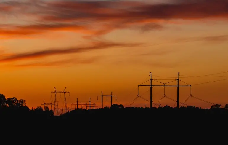 Укренерго про погіршення ситуацію в енергосистемі - до ворожих ударів приєдналась негода Укренерго про погіршення ситуацію в енергосистемі - до ворожих ударів приєдналась негода 1