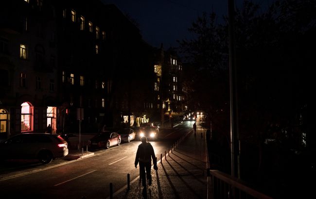 Відключення світла - хто і за яким принципом складає графіки, чому вони відрізняються у регіонах 1