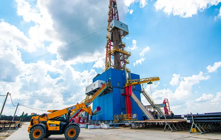 Видобуток нафти та газу в Китаї - країна вкладає сотні мільярдів доларів у енергонезалежність Видобуток нафти та газу в Китаї - країна вкладає сотні мільярдів доларів у енергонезалежність 1