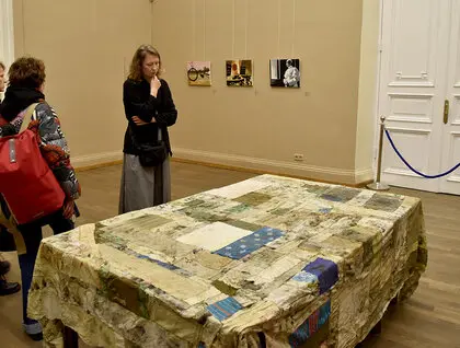 Війна як фон творчості - друга частина виставки Різні місця у Києві - фоторепортаж 12