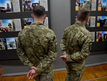 Виставка "Те, що болить" - у Києві презентували мистецький проєкт про особисті втрати на війні - фото 44