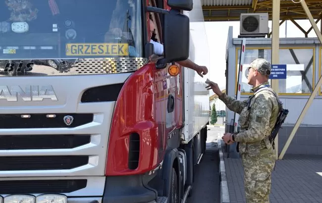 Виїзд за кордон чоловіків – що змінилося з 28 жовтня 2025 року і які вимоги Виїзд за кордон чоловіків – що змінилося з 28 жовтня 2025 року і які вимоги 1