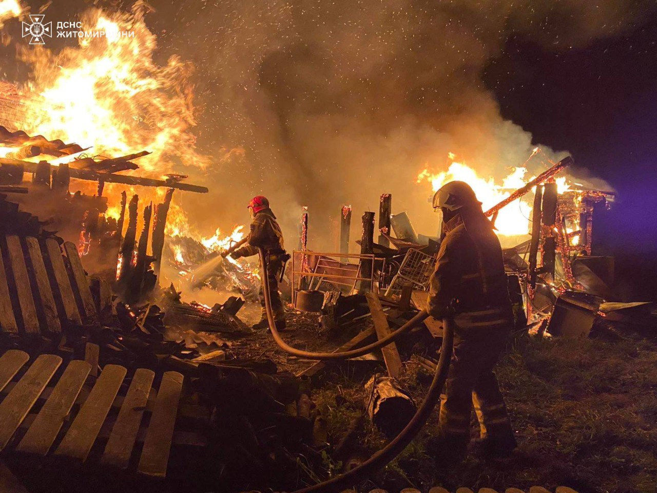 Вогонь охопив будинок на Житомирщині - двоє людей загинули, ще двоє в лікарні 4