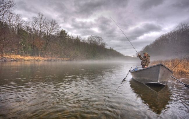 Заборона на вилов риби у зимувальних ямах в Україні діє з 1 листопада - де можна ловити, правила Заборона на вилов риби у зимувальних ямах в Україні діє з 1 листопада - де можна ловити, правила 5