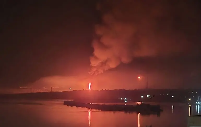 Західні нафтові компанії розбагатіли через українські удари по російських НПЗ Західні нафтові компанії розбагатіли через українські удари по російських НПЗ 1