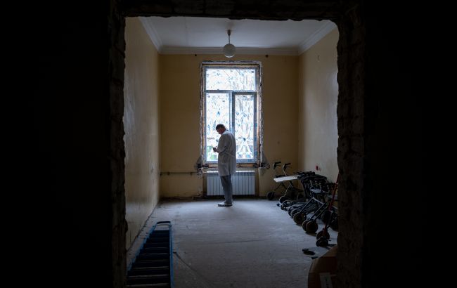 Захист лікарень і підтримку медиків екстреної допомоги у прифронтових областях просять посилити Захист лікарень і підтримку медиків екстреної допомоги у прифронтових областях просять посилити 4