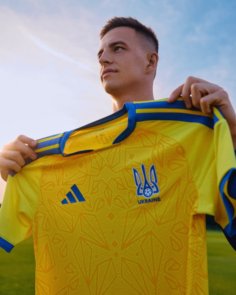 Збірна України представила нову форму - свіжі фото Збірна України представила нову форму - свіжі фото 10