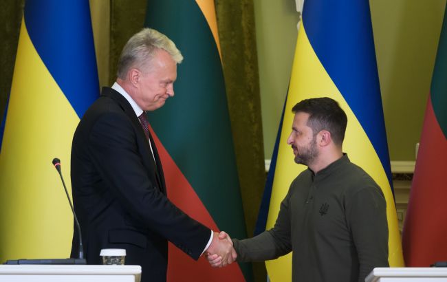 Зеленський пообіцяв Литві допомогу із захистом неба від загроз із РФ і Білорусі Зеленський пообіцяв Литві допомогу із захистом неба від загроз із РФ і Білорусі 2